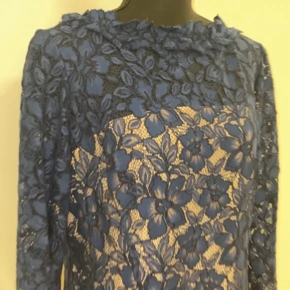 OSCAR DE LA RENTA Lace Evening Gown - Picture 5 of 6